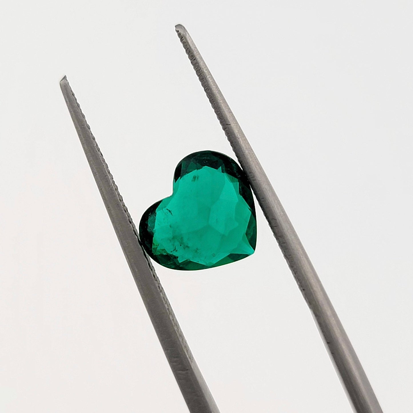 1.43 Ct. Heart - Colombian Emerald - Emeralds Expert