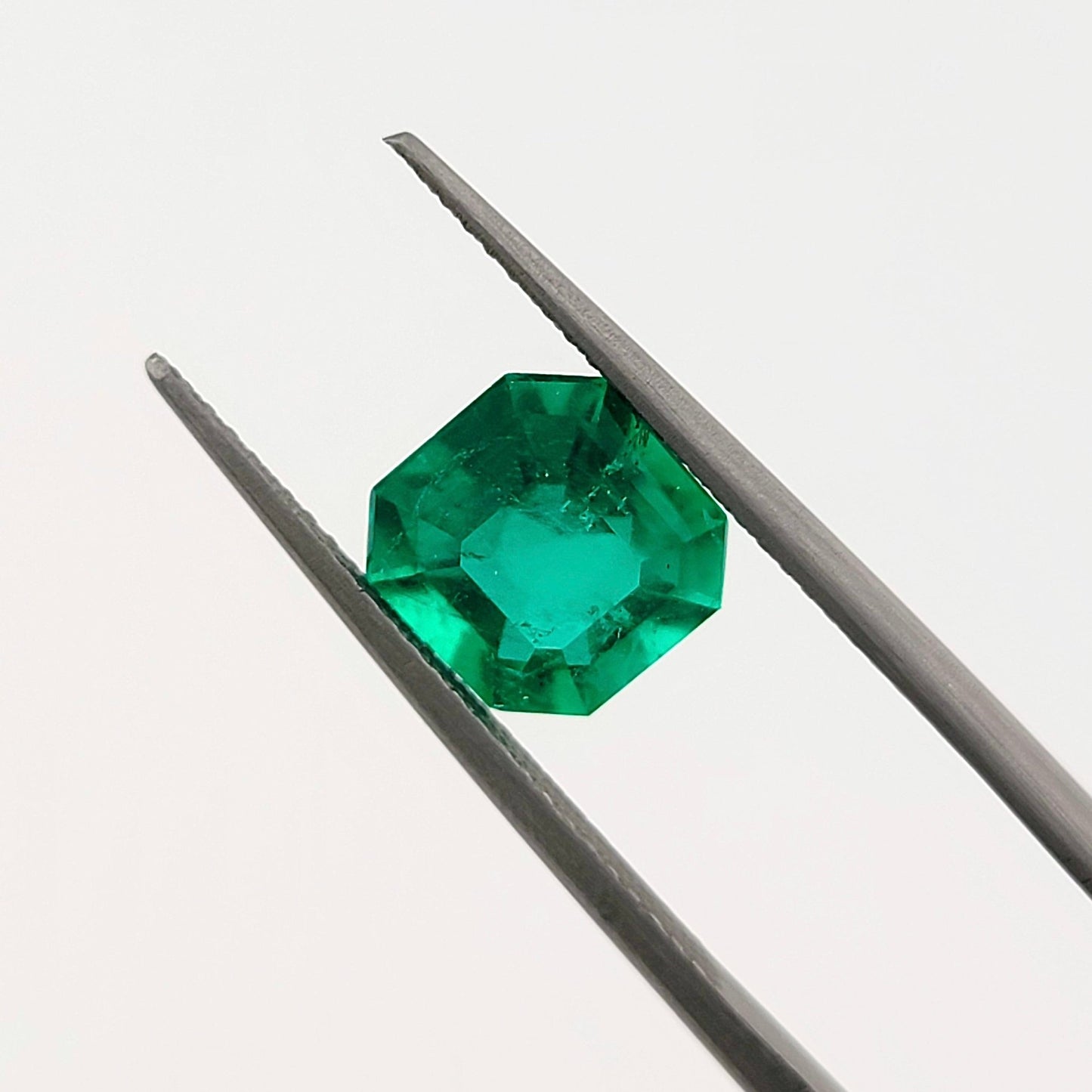 1.81 Ct. Emerald - Colombian Emerald - Emeralds Expert