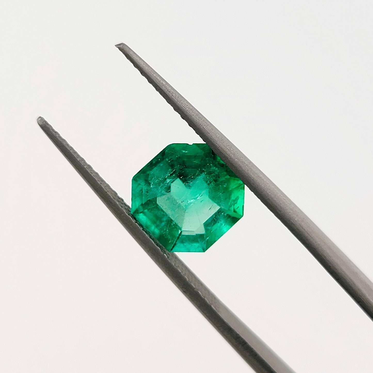 1.89 Ct. Emerald - Colombian Emerald - Emeralds Expert