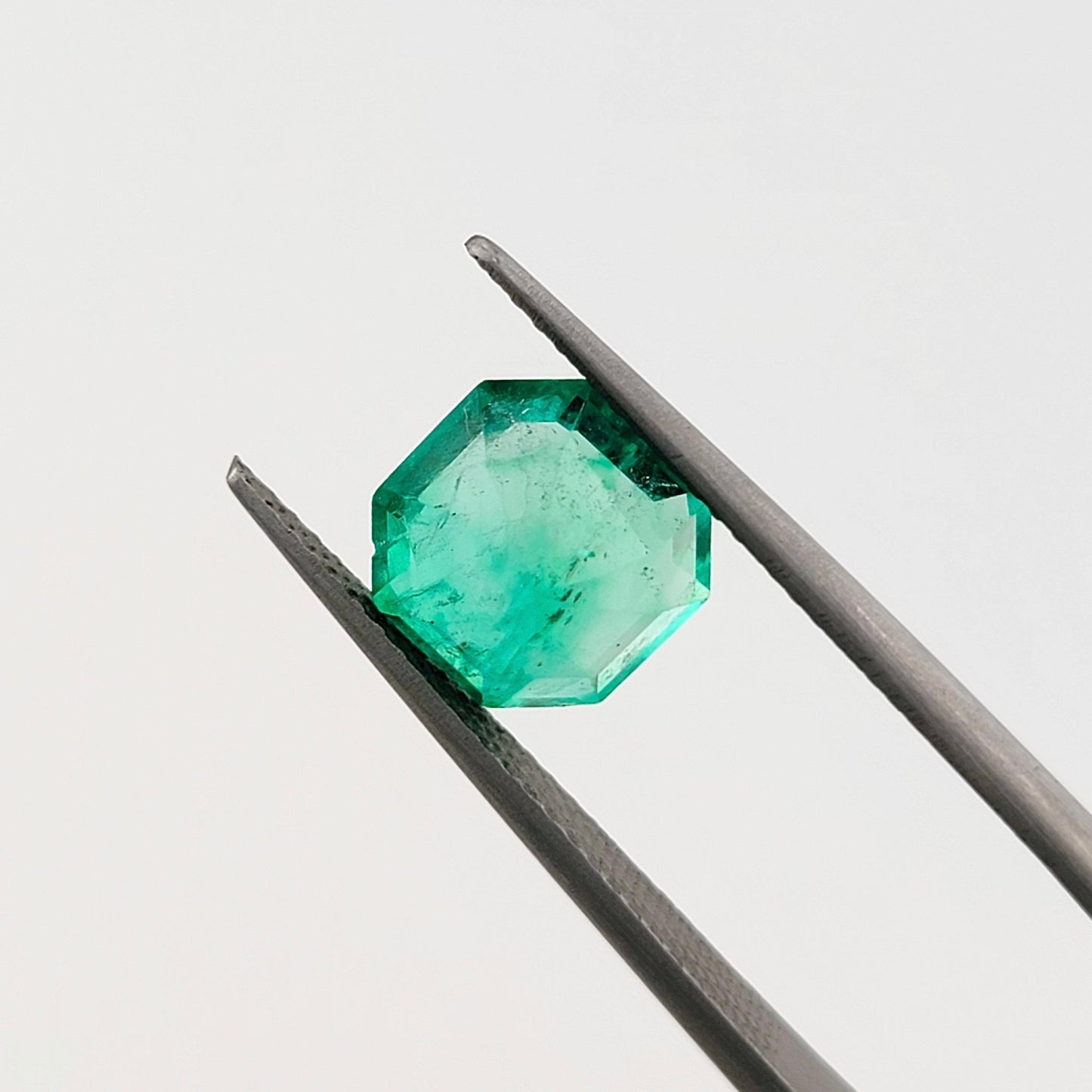1.89 Ct. Emerald - Colombian Emerald - Emeralds Expert